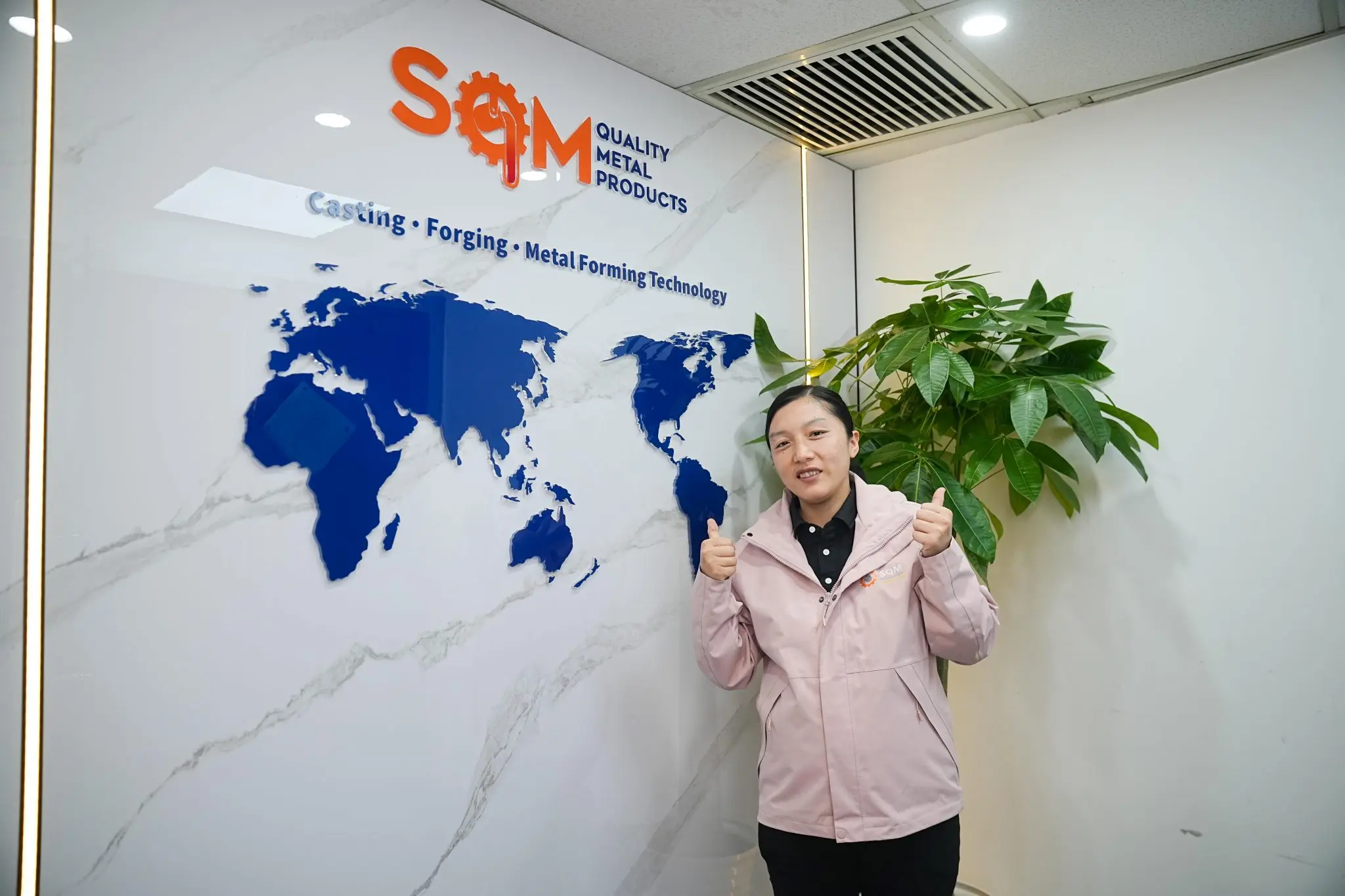 Logistic-Manager-Guo-Qin-2048x1365